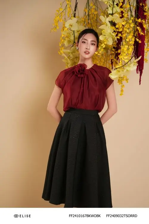 ÁO TƠ ĐỎ RƯỢU XẾP LY CỔ BUỘC DÂY HOA